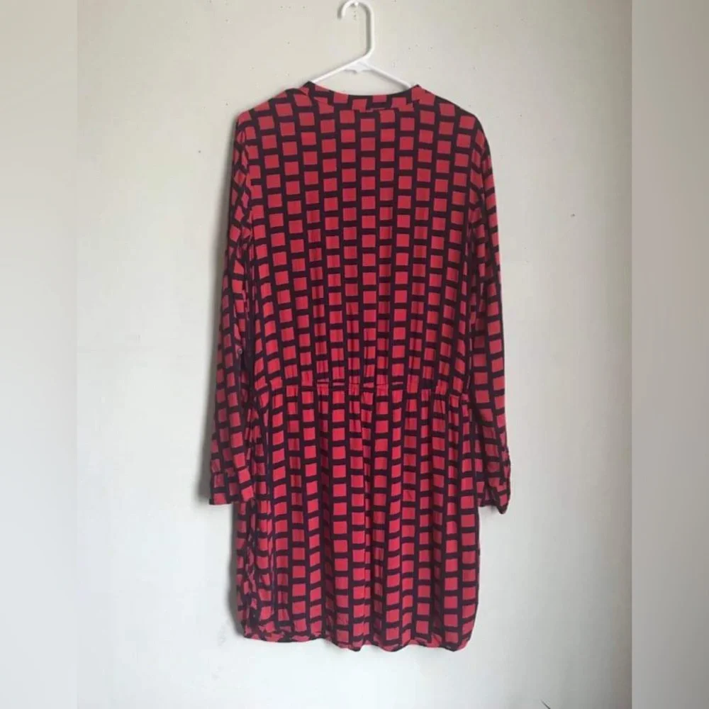 Splendid Large Dress - Picture 3 of 6